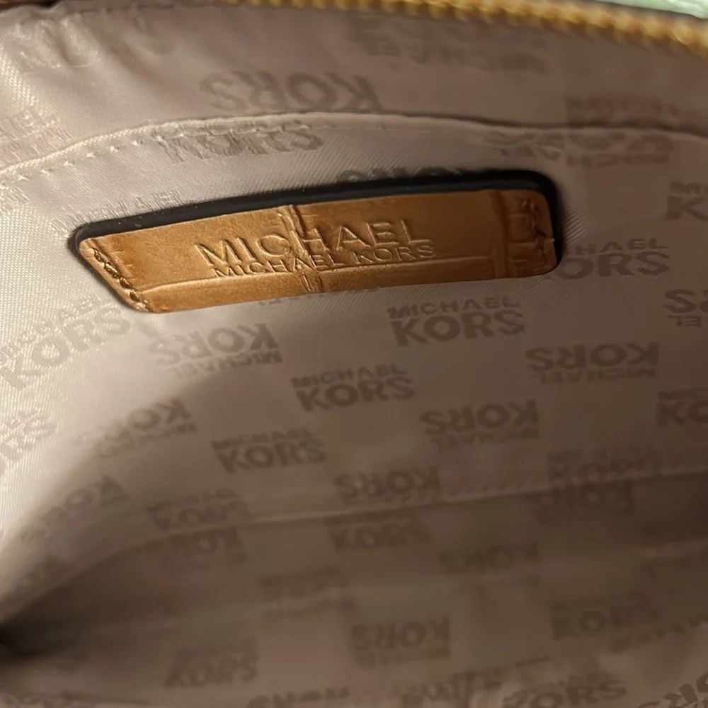 Michael Kors Jet set Kors gator - print camel clutch wallet wristlet.